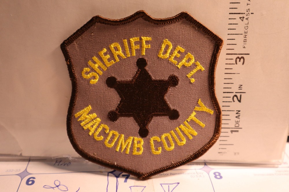 police patch  MACOMB COUNTY COUNTY SHERIFF  MICHIGAN
