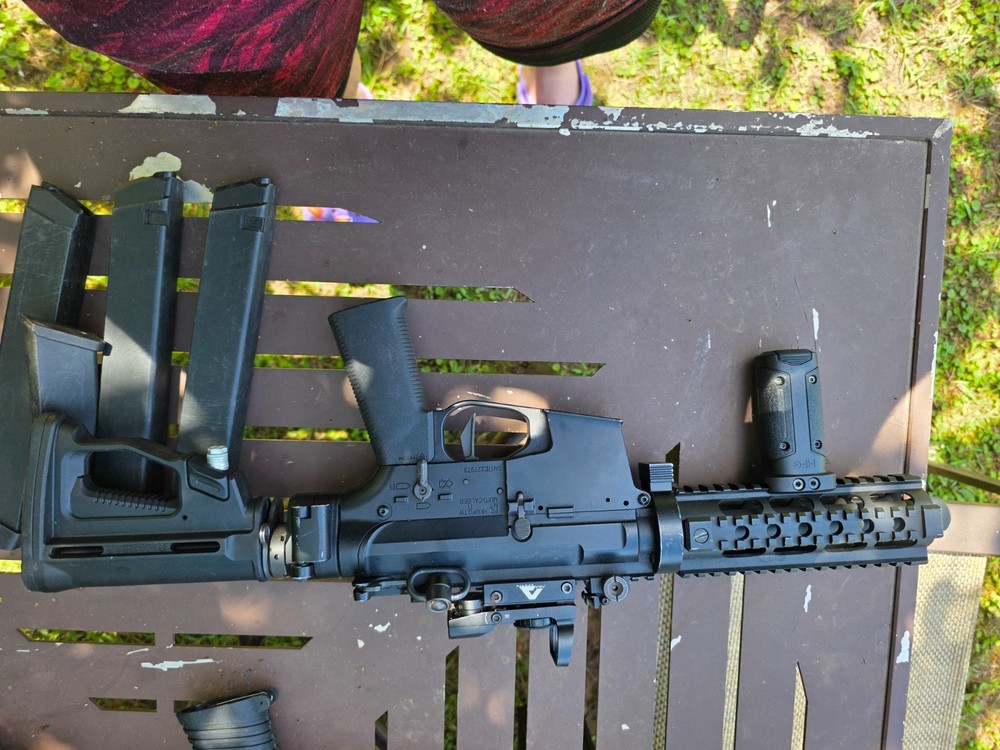 airsoft gun