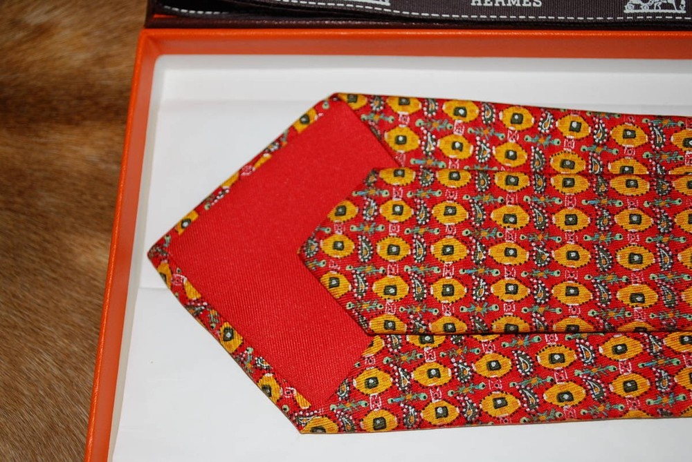 HERMES 100 Silk Tie with Ribbon and Tie Box