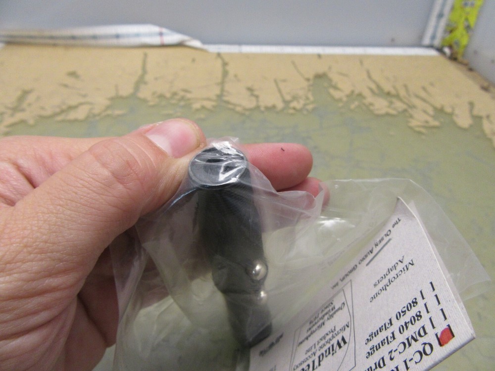 Windtech Microphone Adapter QC-1 Release 5/8" 27 Thread [3*N-25]