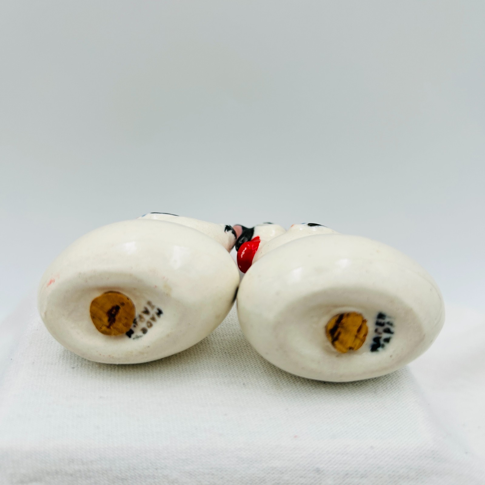 Hand Painted Chickens Roosting on Eggs Vintage Salt Pepper Shakers Made in Japan