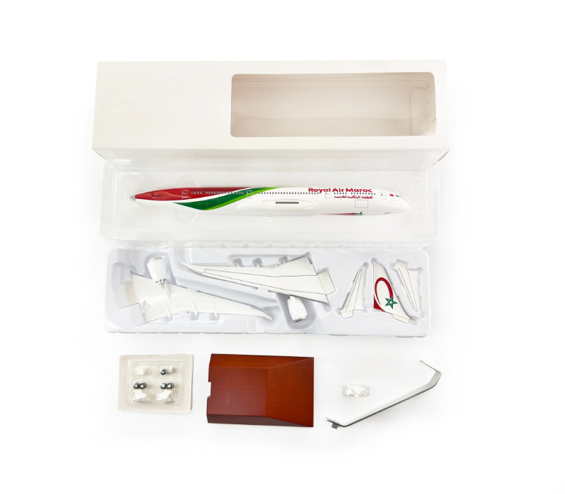 1:200 32CM Hogan Royal Air Maroc BOEING 787-9 Airplane ABS Plastic Plane Model