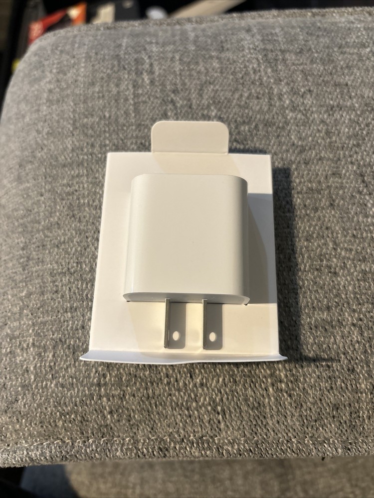 Genuine Apple - 20W USB-C Power Adapter - White