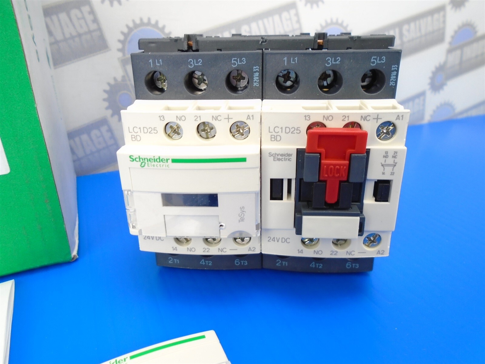 Schneider TeSys - LC2D25BD - 24V REVERSING CONTACTOR - 120-480V - 40A - 2-15 HP