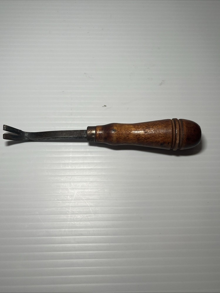 Vintage Wooden Handle Tack/nail Puller