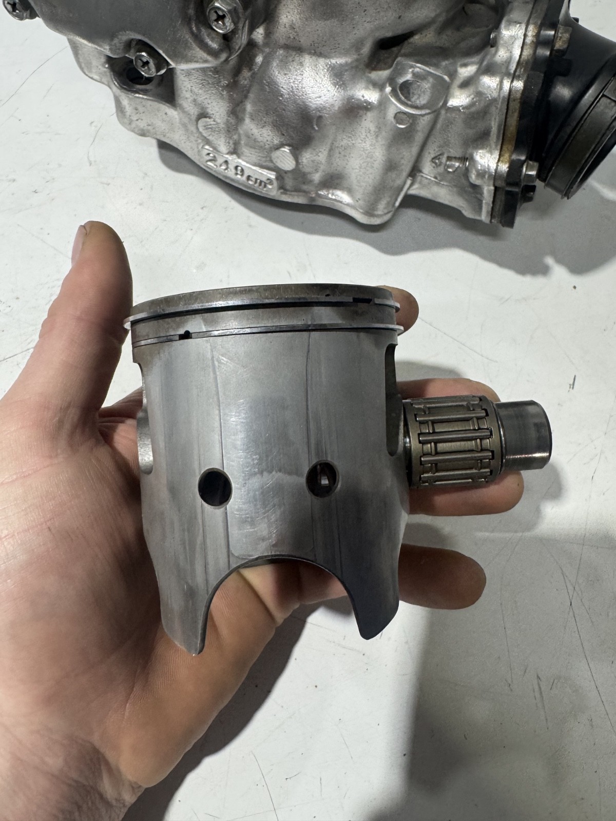 1996-2000 (00) SUZUKI RM250 OEM ENGINE CYLINDER JUG TOP END head powervalve