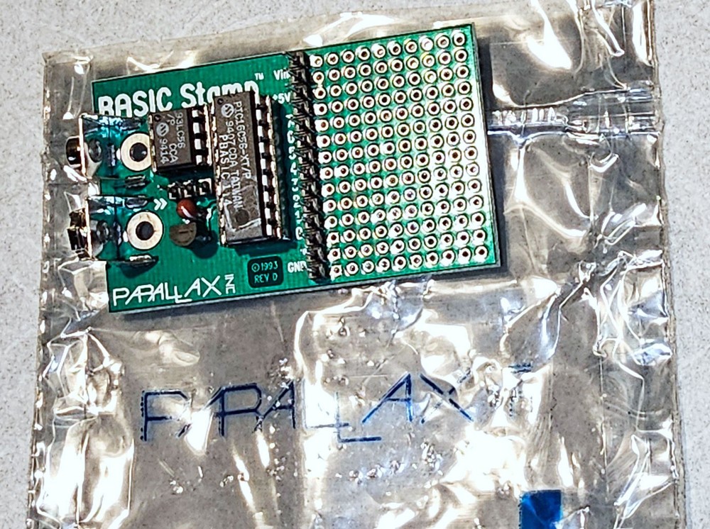 PARALLAX Basic Stamp 1 Microcontroller Board - Early 1993 Version