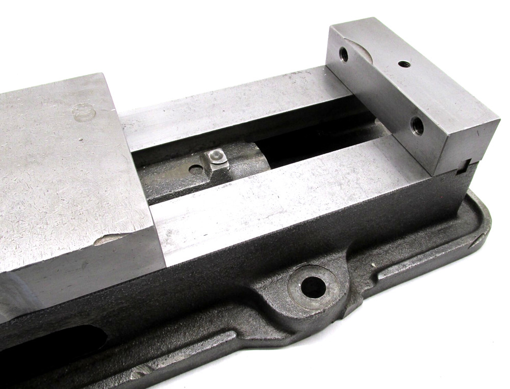KURT ANGLOCK 6" MILLING MACHINE VISE - #D60