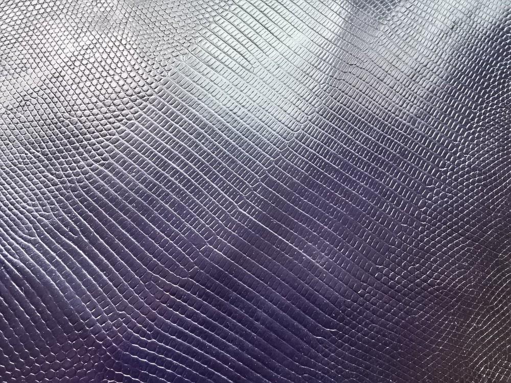 Deep purple genuine lizard skin whole hide width 20cm