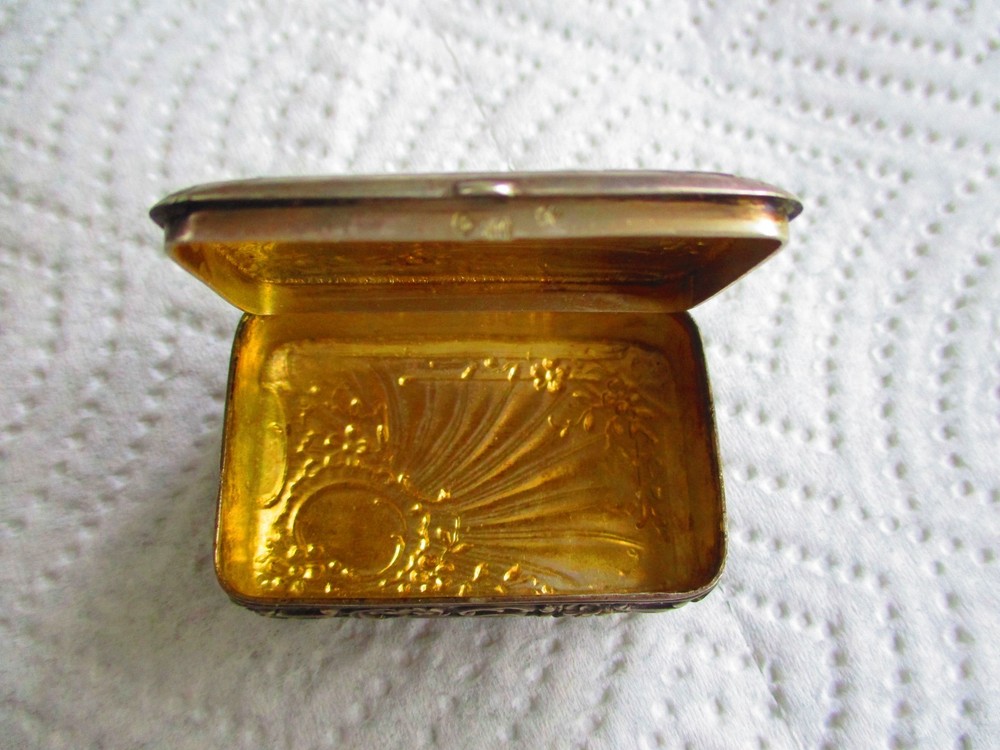 Antique silver rectangular snuff box gilt interior , 2" x 1 1/4". (read)