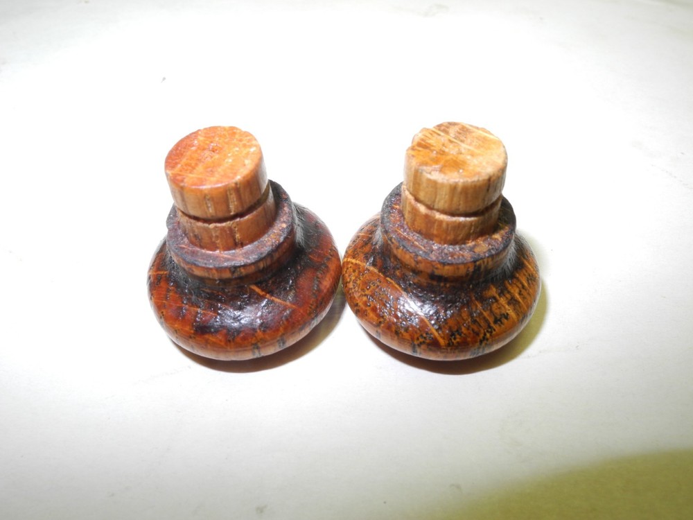 VINTAGE SINGER TREADLE SEWING MACHINE 2 PIECE SET OAK DRAWER KNOBS, LIGHT FINISH