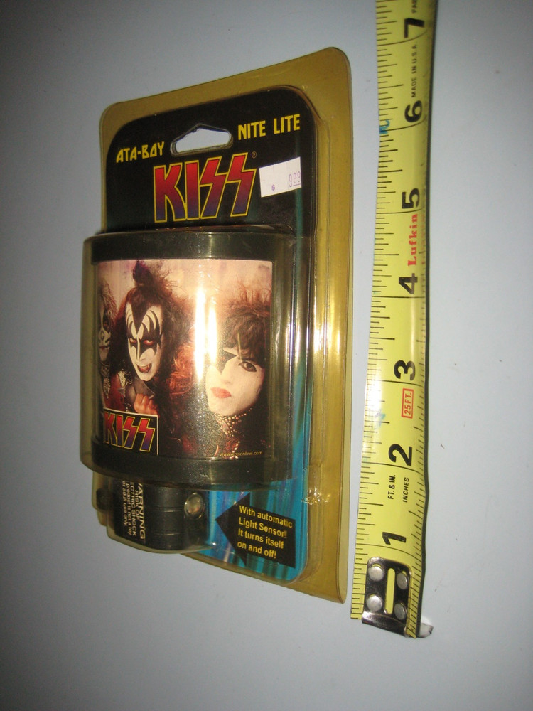 KISS Rock Band At A Boy Nite Lite 2003 w/ Automatic Light Sensor HTF