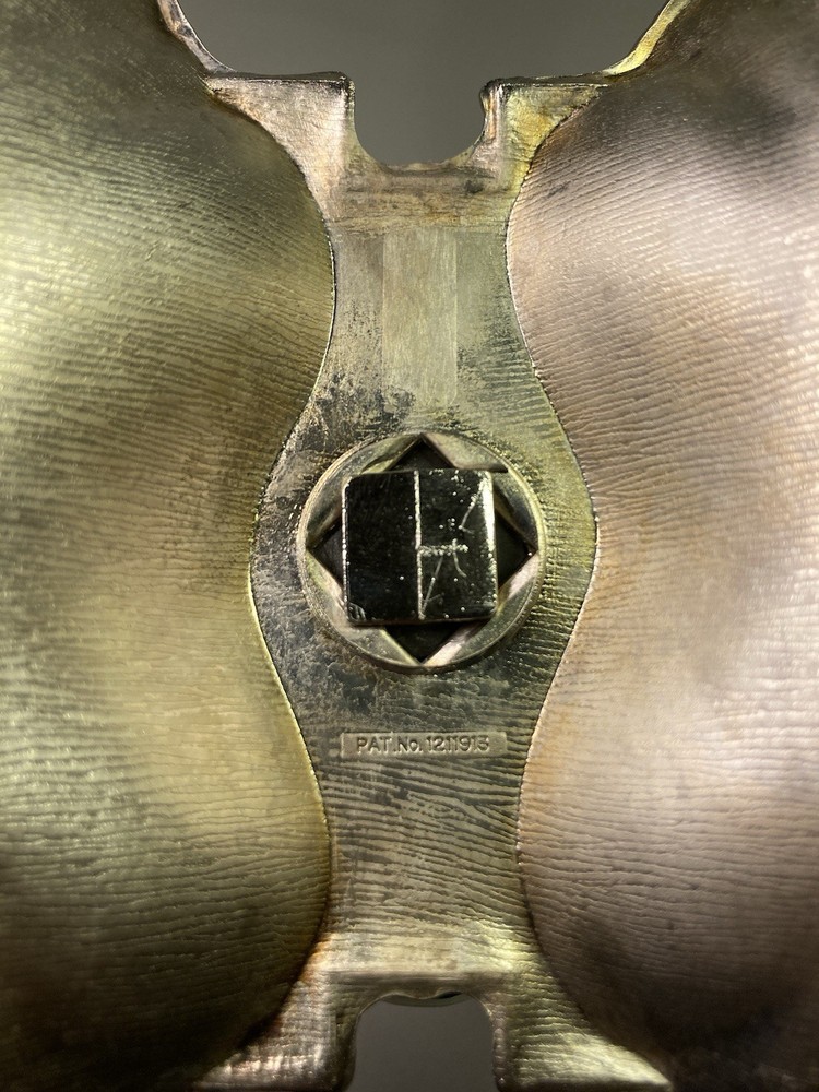 Beautiful Vintage 2 Section Appetizer Dish Swan Pick Holder Center Silverplate