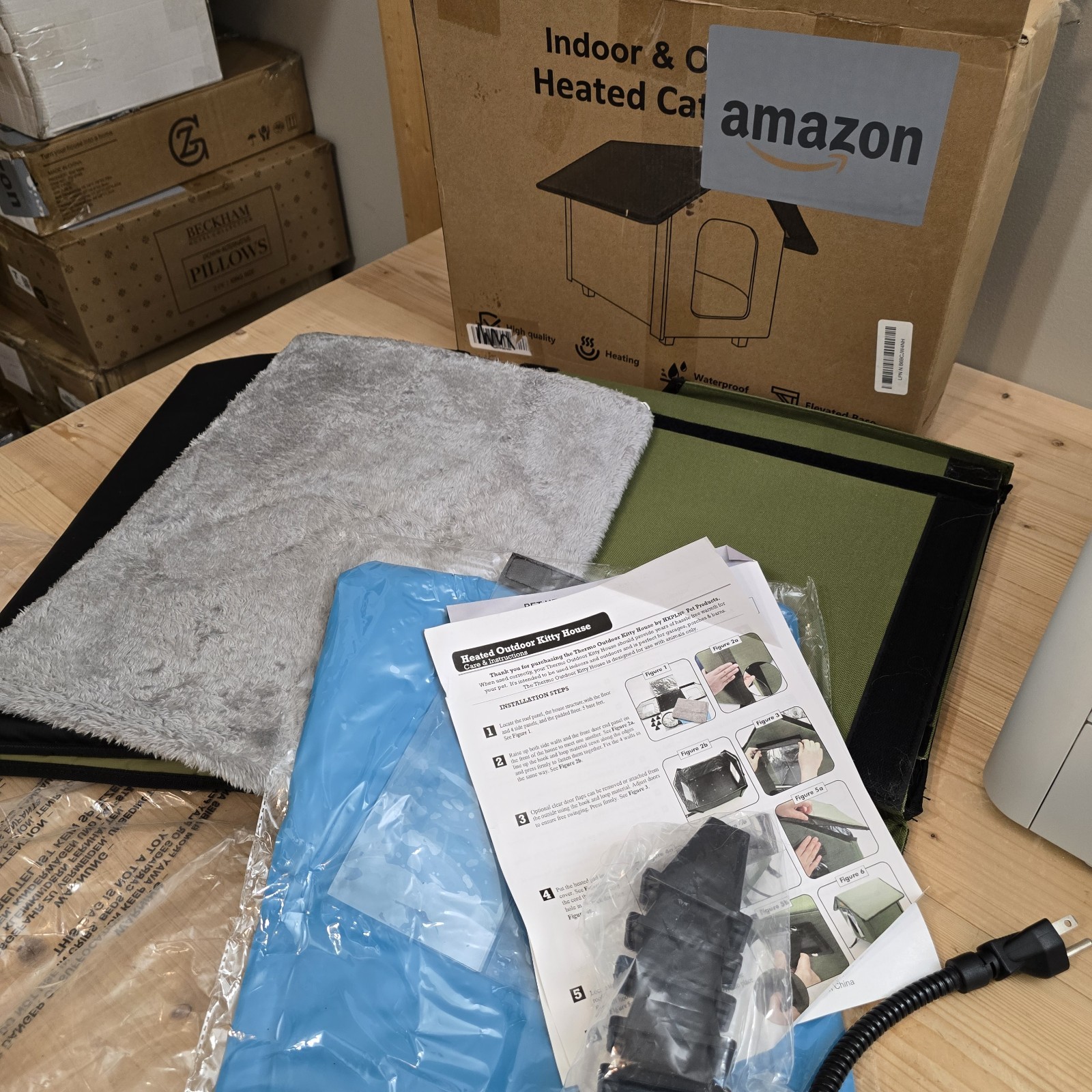 HXPLN Heated Cat House - Elevated Weatherproof Insulated Heated Outdoor Cat...