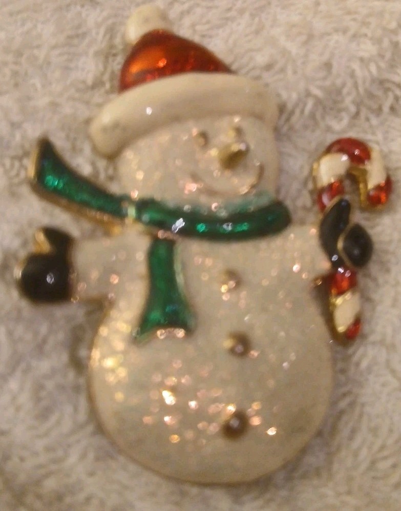 Vintage style Christmas pins Read Description