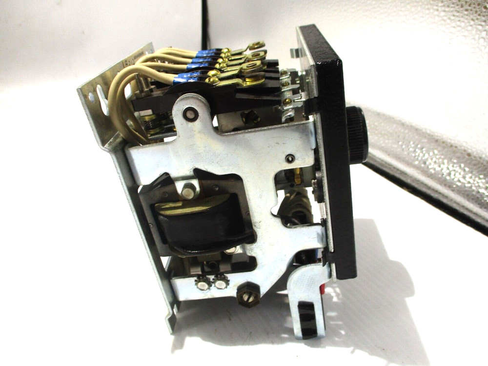 NEW EAGLE SIGNAL HE62A6 TIMER MODEL 4M68 120 V