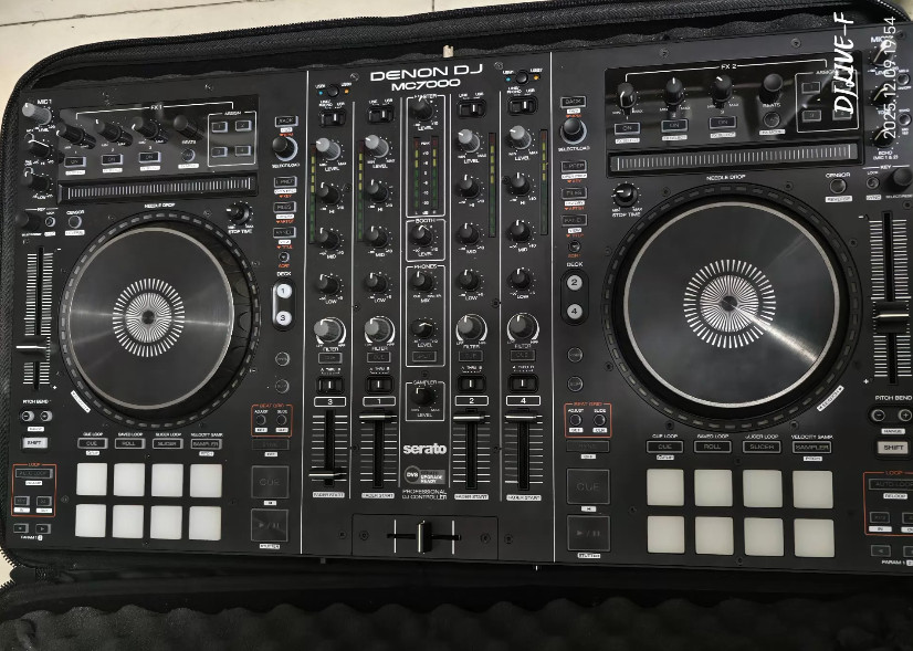 1pcs Denon MC7000 DJ Controller