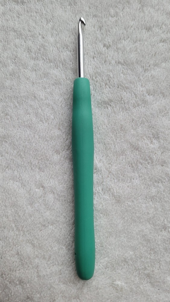 Preowned Iris Wooble Ergonomic Crochet Hook