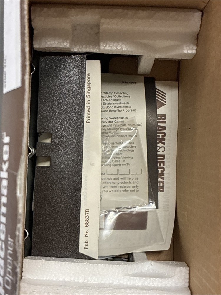 Black & Decker Spacemaker EC60CAD Can Opener Under Cabinet Mounted