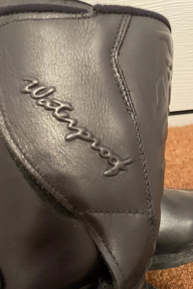MOTORCYCLE BOOTS Precport size 8 Uk