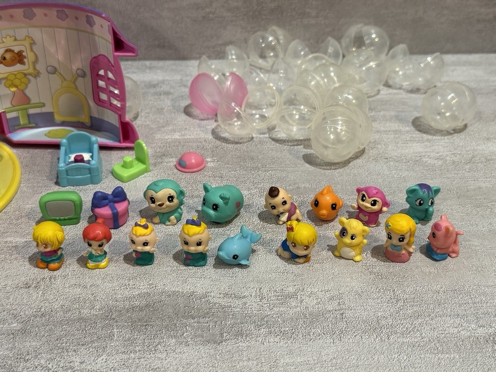 Squinkies Gumball Machine And Figures *Read*