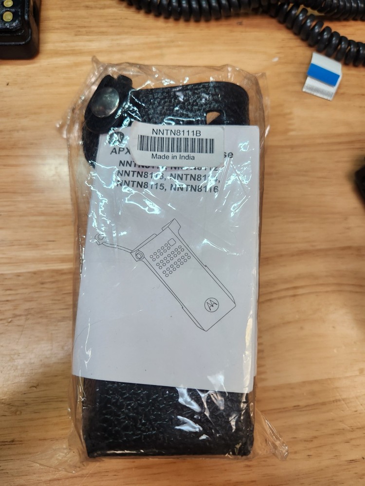 APX7000XE Leater Swivel Case. NNTN8111B