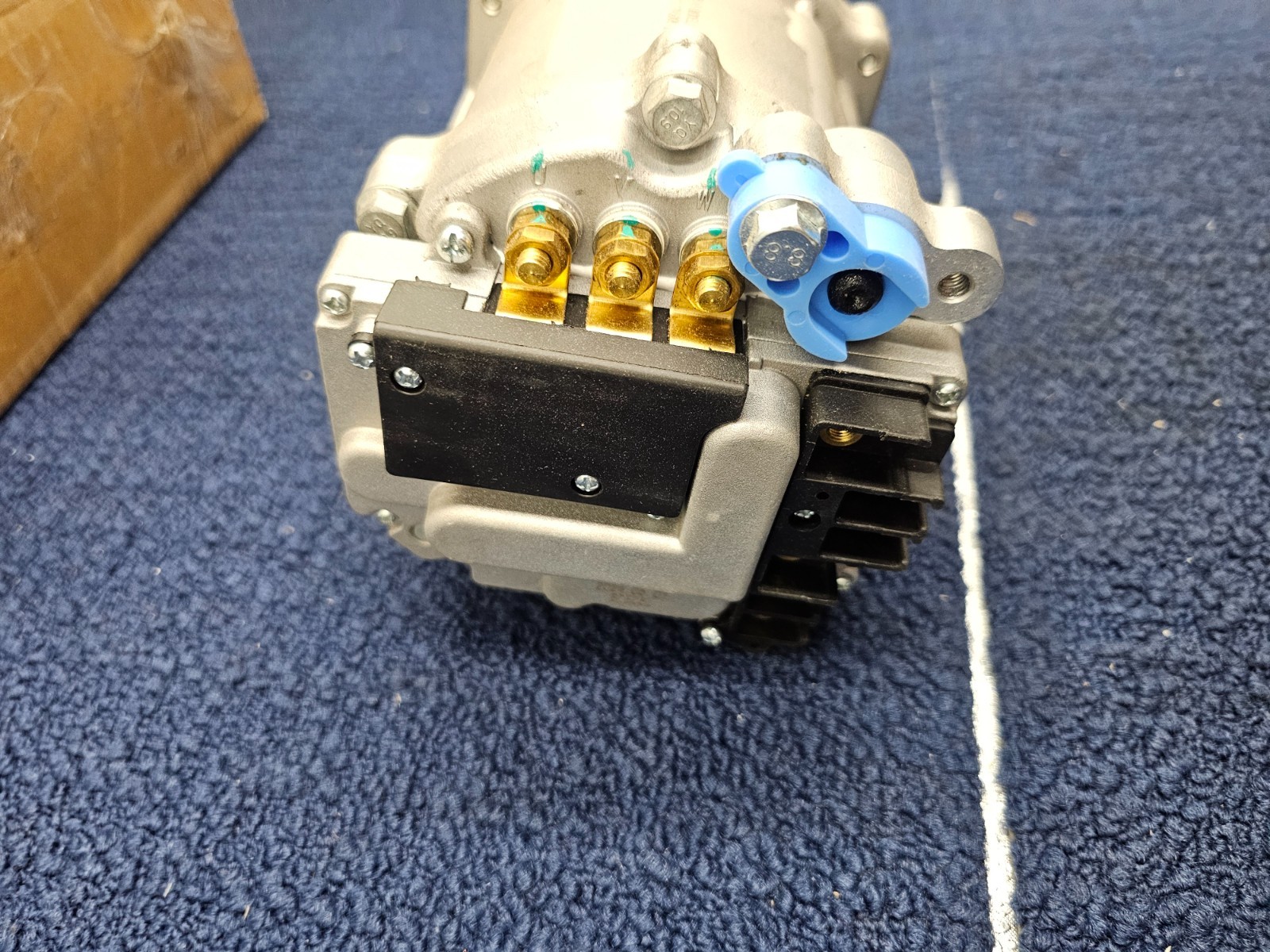 Replacement A/C Compressor 20CC12V600W Universal Electric 2405345289