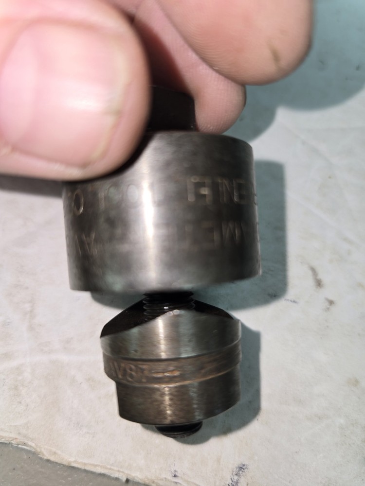 greenlee 1 inch knockout(647)