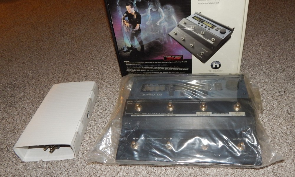 TC Helicon VOICE LIVE Vocal Harmony Effects Processor New