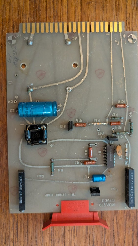 Vintage MDA210 ISSUE 3 TRI‑BRIDGE TEMP Precision Instrumentation Module
