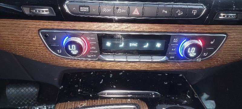 17-19 Audi Q7 Camera/Projector Head-up Display Dash Mounted