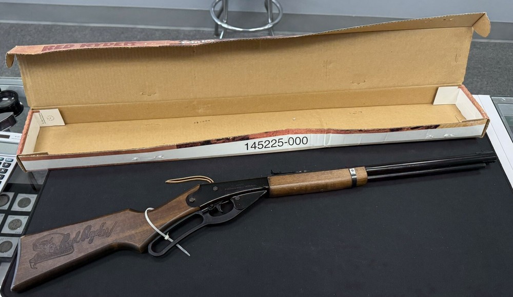 Daisy Red Rider Millenium Edition 2000 BB Gun Unused With Inserts W Box