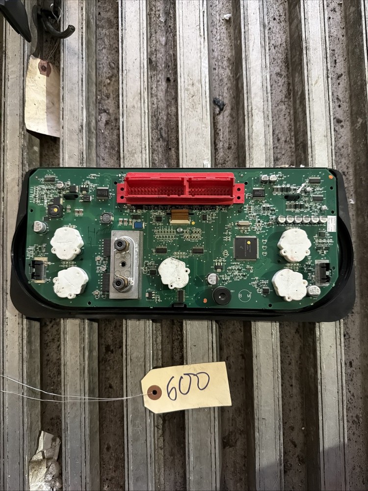 Freightliner CASCADIA Speedometer Instrument Cluster *NOT WORKING*