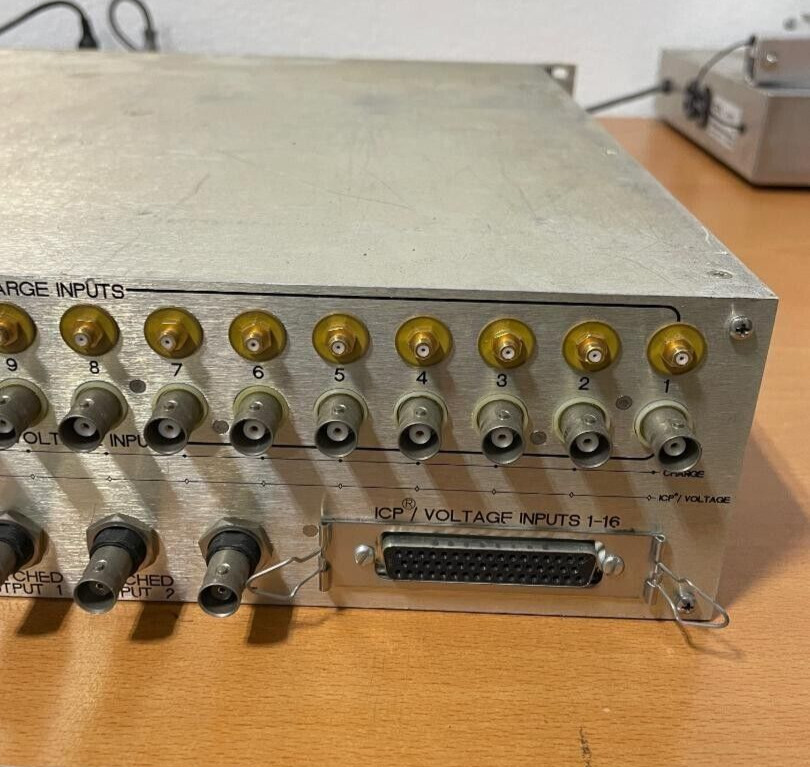 PCB Piezotronics 481A Sensor Signal Conditioner