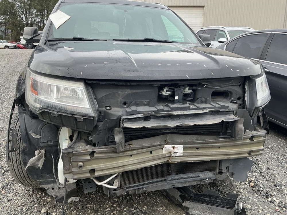 EXPLORER 2018 Glove Box 4995513