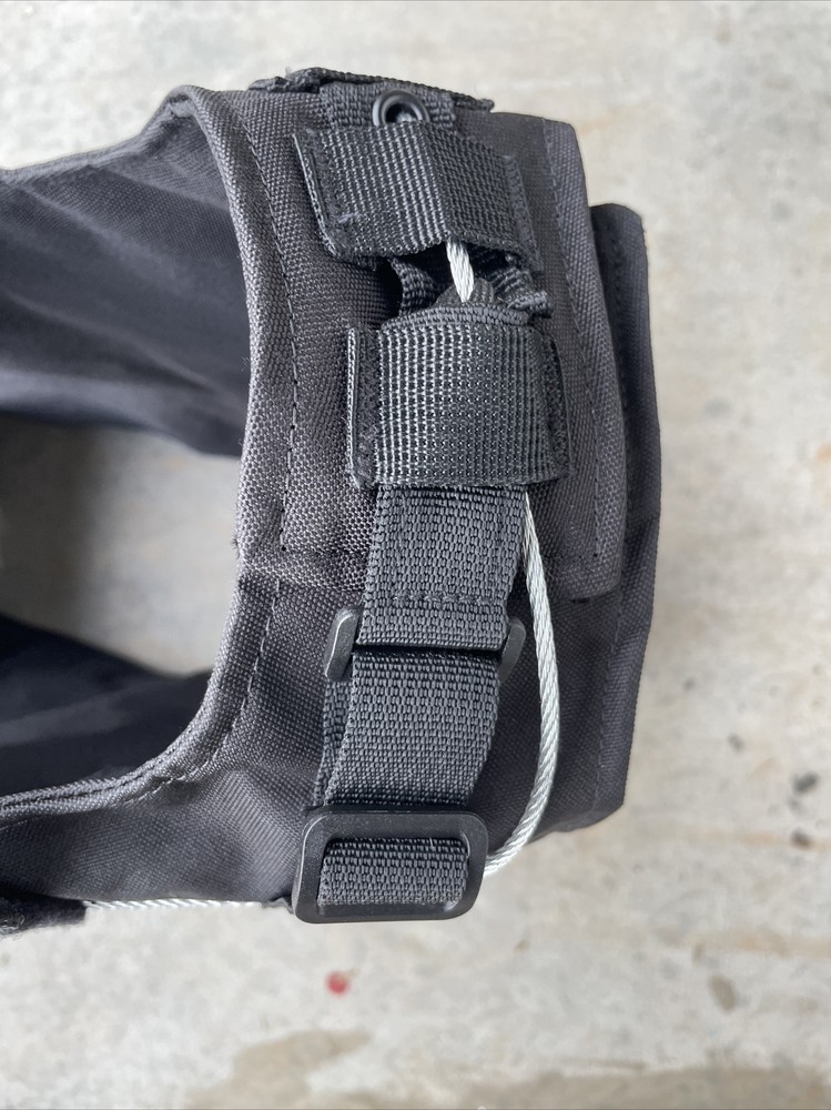 Outdoors Multi Functional Protective Tactical Vest Ajustable