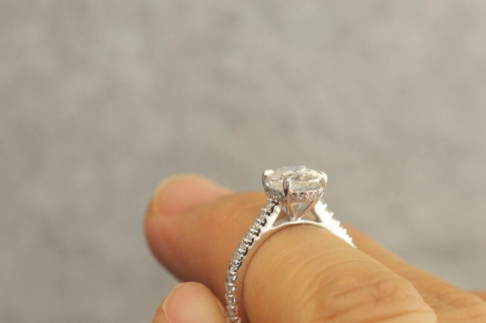 2.80 Ct Oval Shape White Diamond Lab-Created Wedding Ring 925 Sterling Silver
