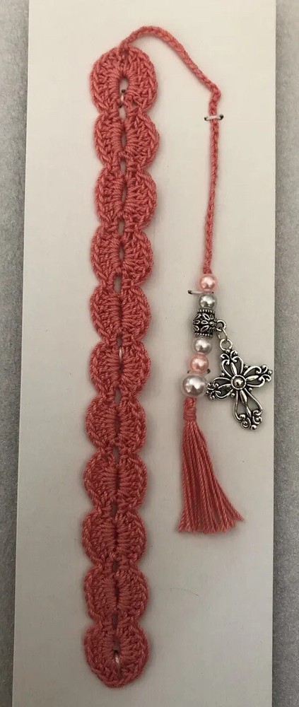 Scallop bookmark