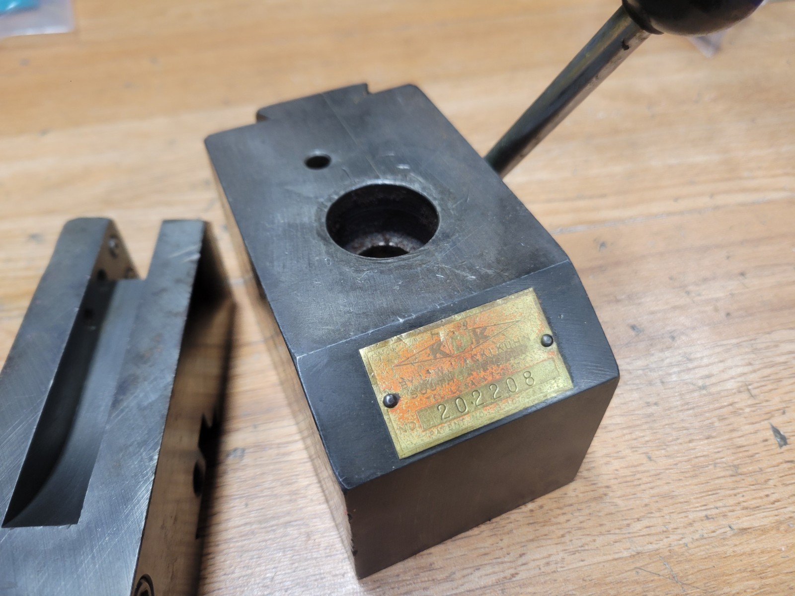 KDK QUICK CHANGE TOOL HOLDDER 200 BODY W. 154 HOLDER