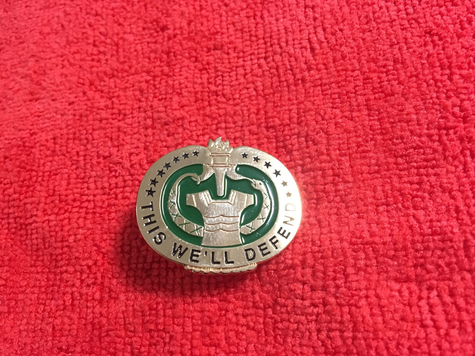 US ARMY DRILL INSTRUCTOR SERGEANT BADGE HAT/LAPEL PIN MEASURES 1 AND 5/16TH'S IN