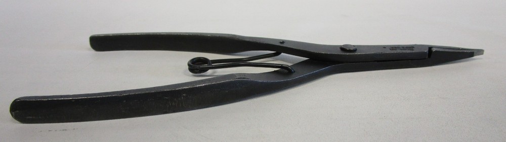 Snap On SRP3 9" Long Straight Tip Spring Loaded Snap Ring Pliers
