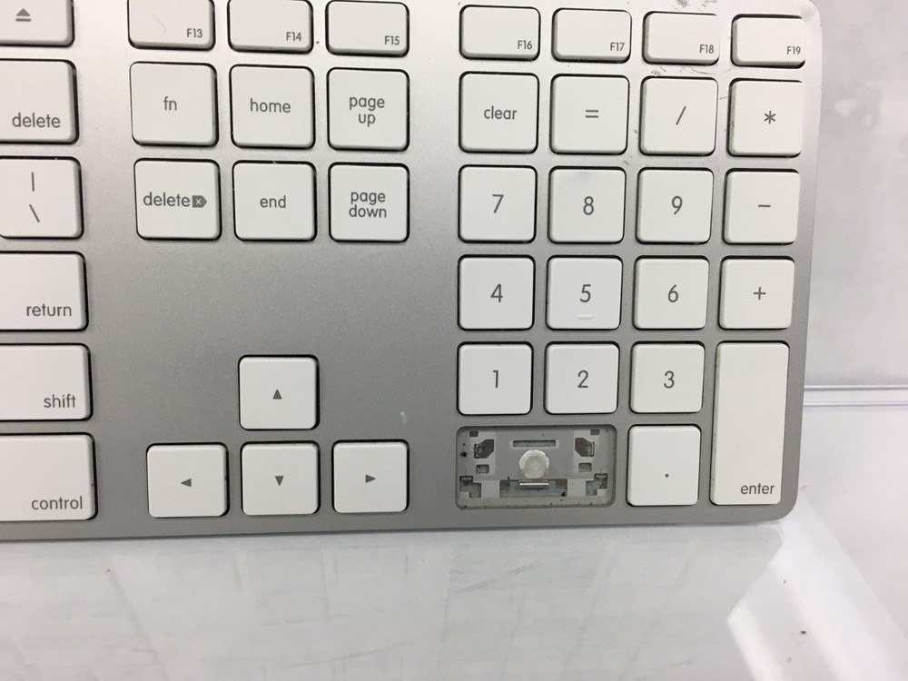 Apple A1243 Wired USB Keyboard Fully Functional #14 AS-IS
