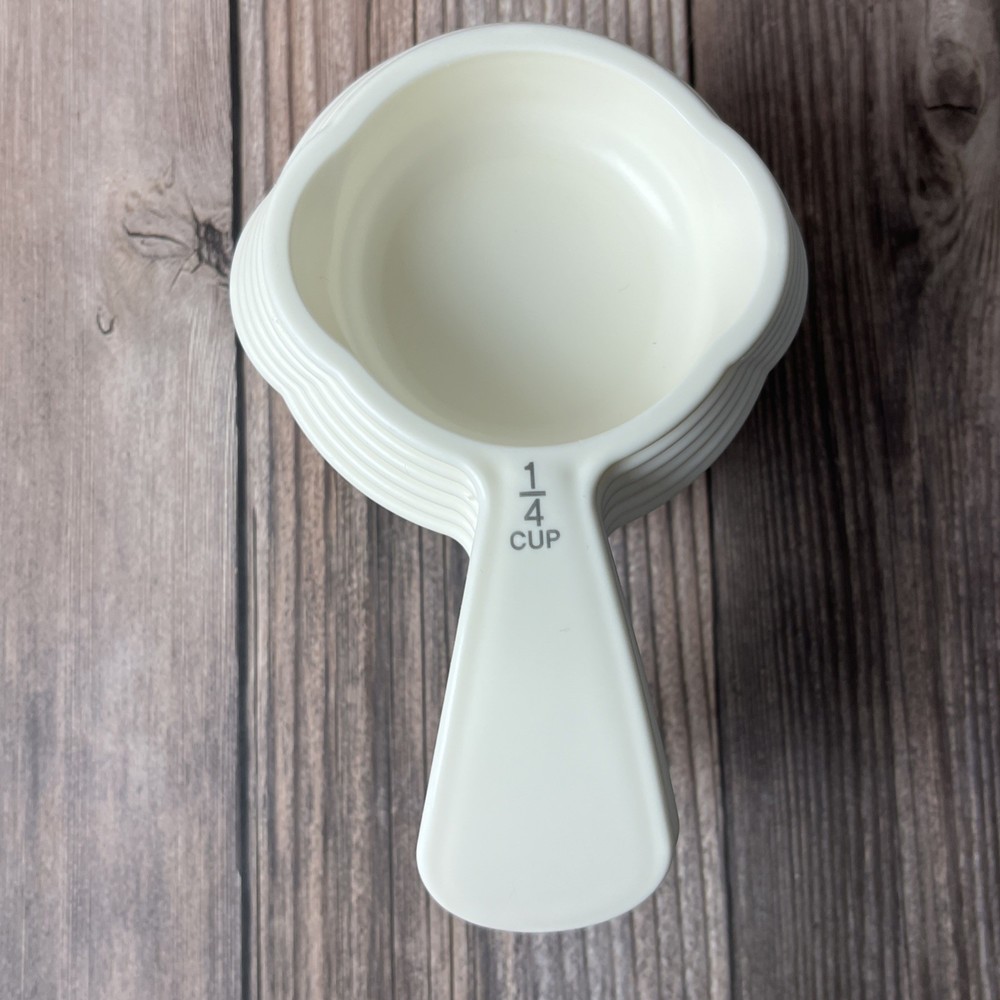 Tupperware Vintage Measuring Cup Set Nesting Curved Handle White Easy Pour Side