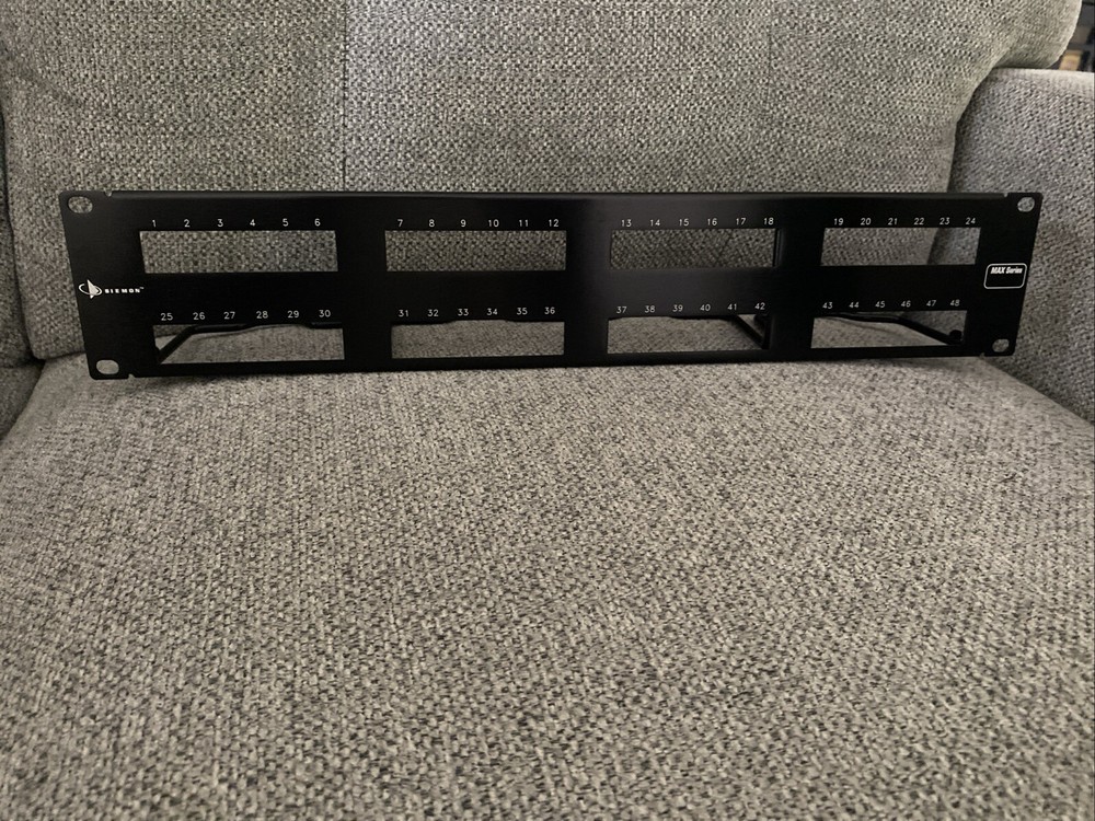Siemon 48 Port Network Patch Panel Ethernet Connectivity MX-PNL-48-C Unloaded