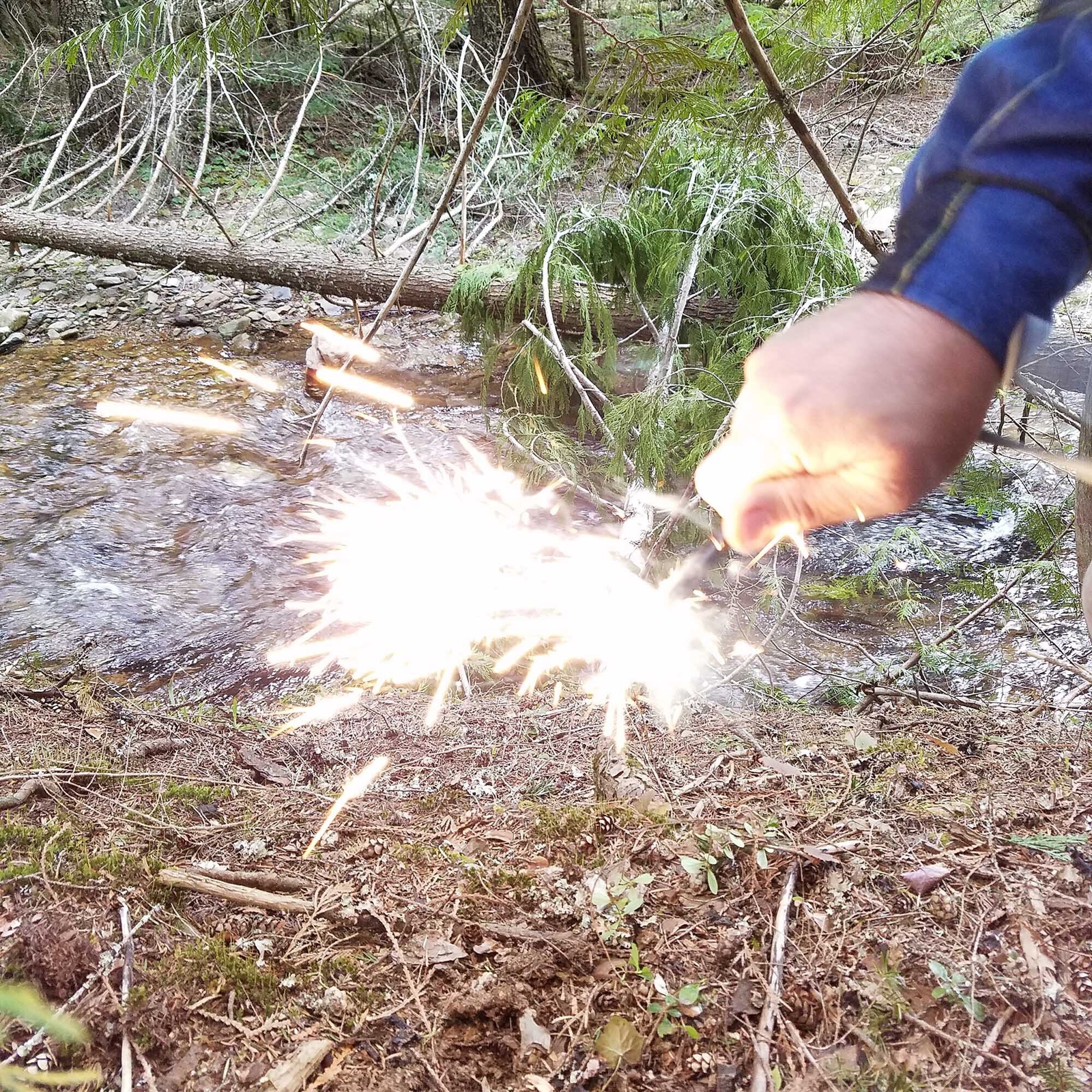 HexaLite™ Ferro Rod Fire Starter - Large 6-Sided Shape & Easy Grip Striker