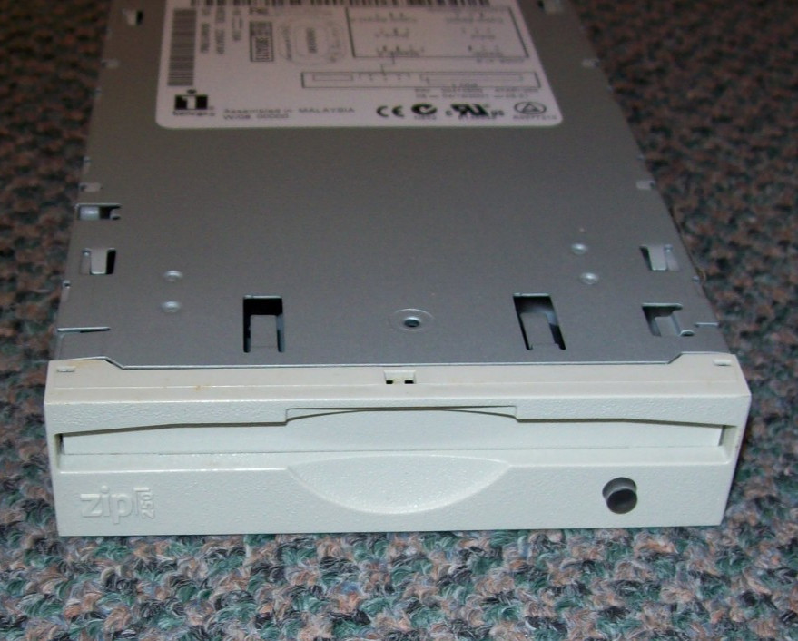Iomega 250MB IDE/ATAPI Interface 3.5" ZIP Drive Z250ATAPI