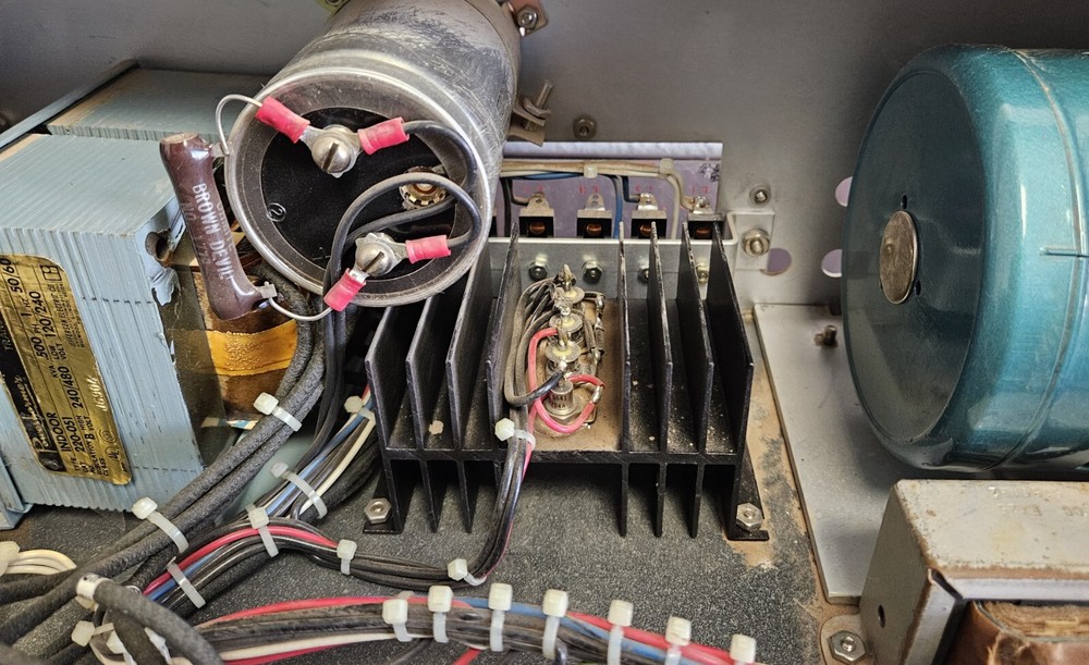 Simpson AC/DC Amperes Analogue Test Set.