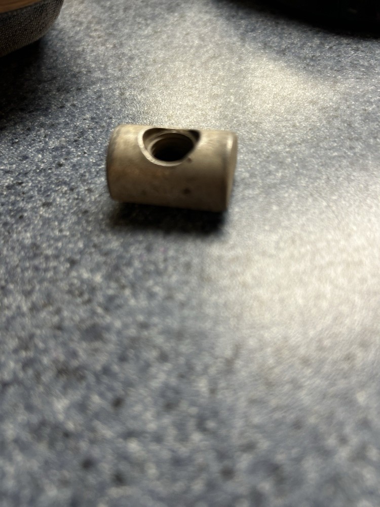 CESSNA NUT - BARREL P/N: 627773