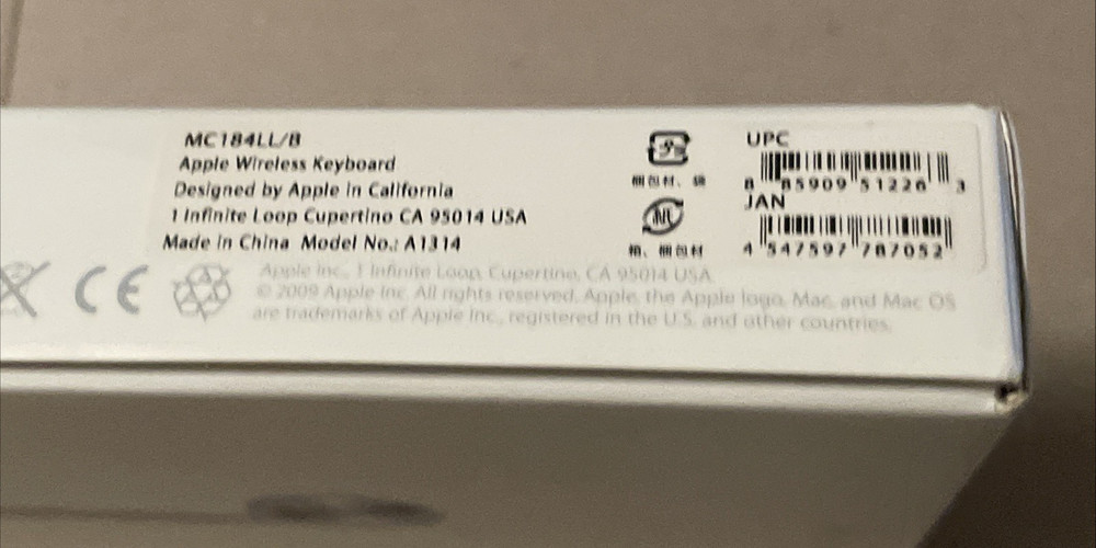 Apple Wireless Bluetooth Silver/Aluminum #A1314 Keyboard