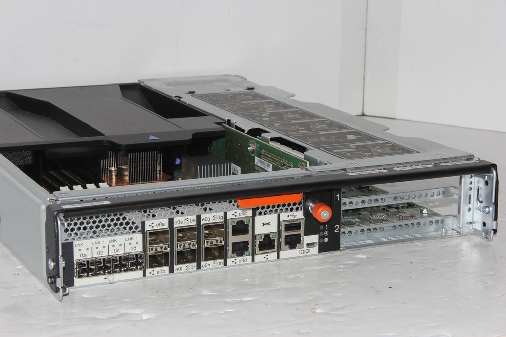 NETAPP 111-02493+AB Storage Controller Module